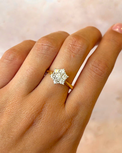 Anillo margarita de diamantes de 0,52 quilates «Ariana»