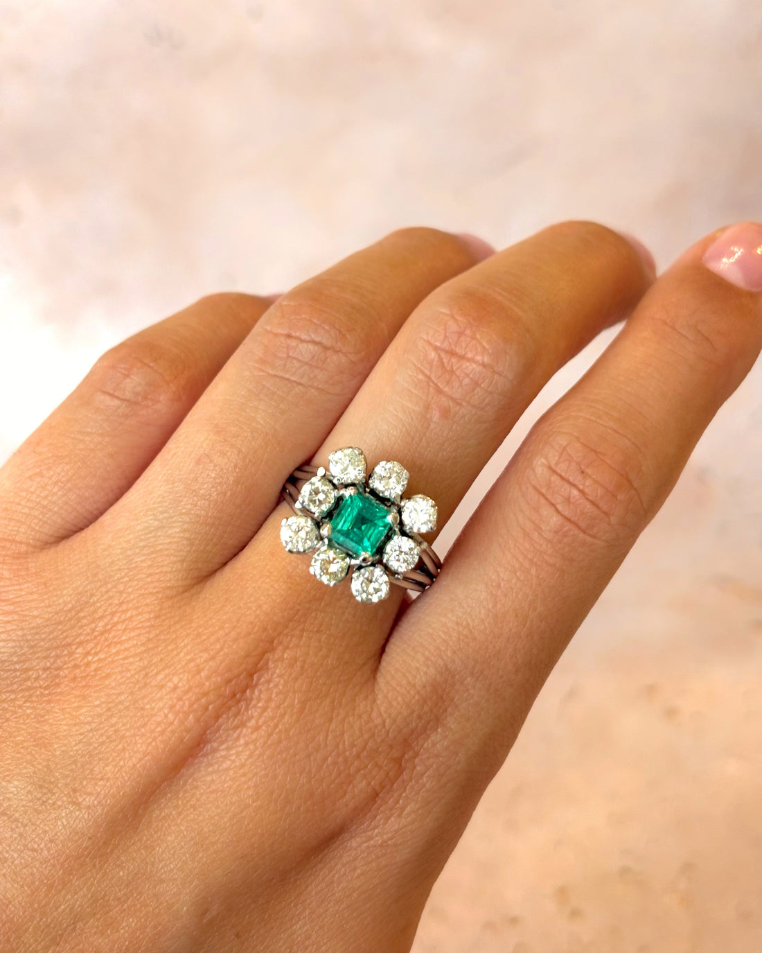 Bague Marguerite Émeraude 1.05 carat &amp; Diamants 1.50 carat "Lisa"