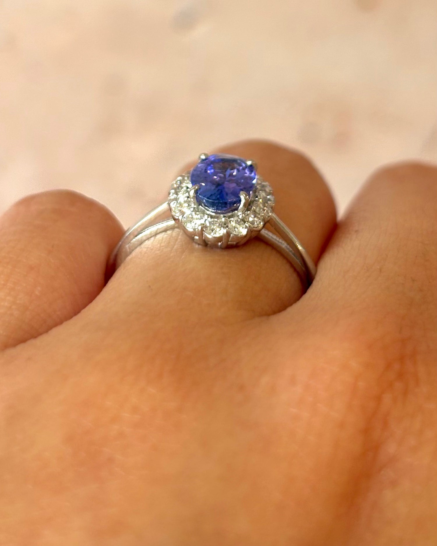 Marguerite Ring Tanzanite 0.93 carat &amp; Diamonds 0.31 carat "Haria"