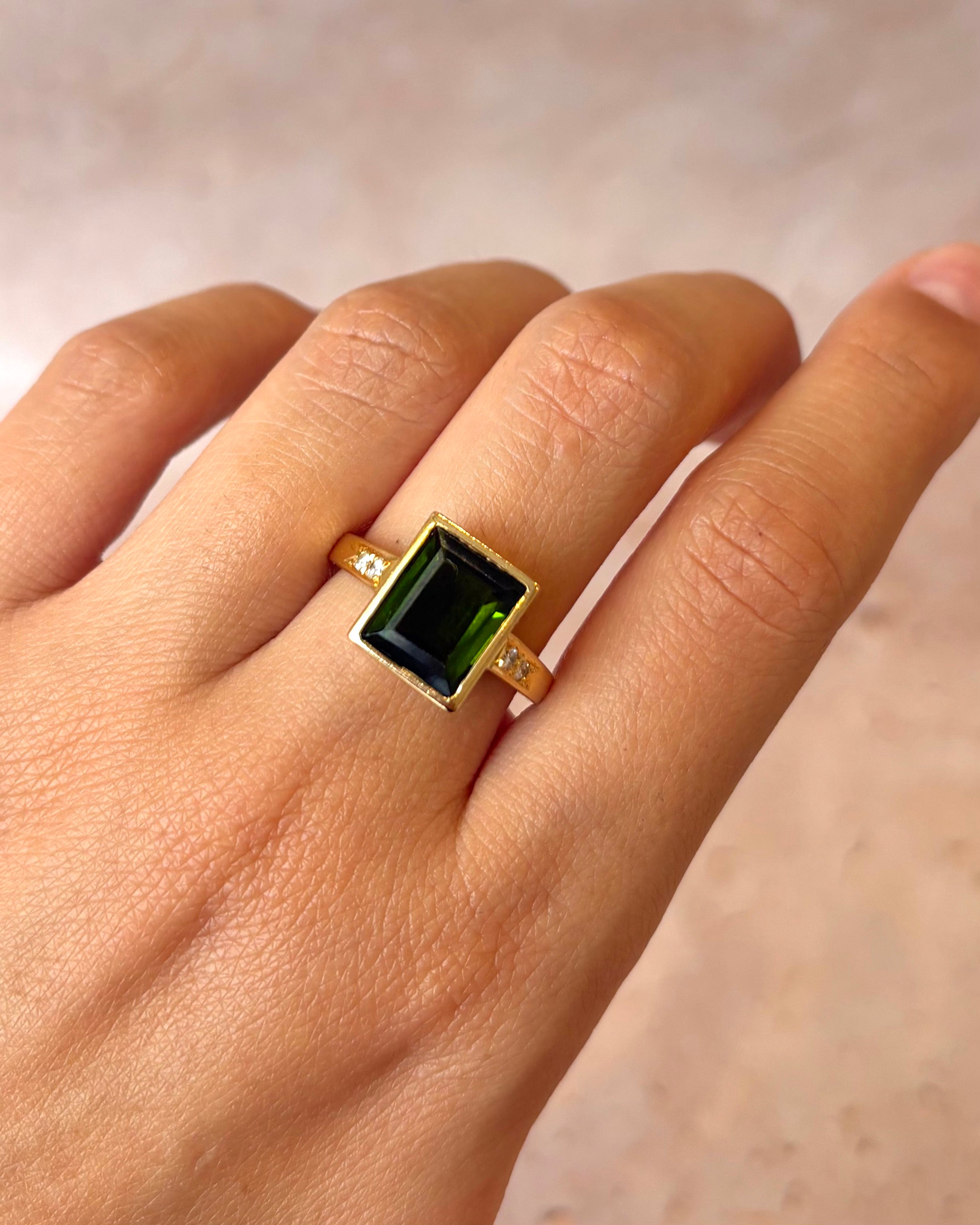 Cocktail Ring Tourmaline 4.05 Carats &amp; Diamonds "Rosalinda"