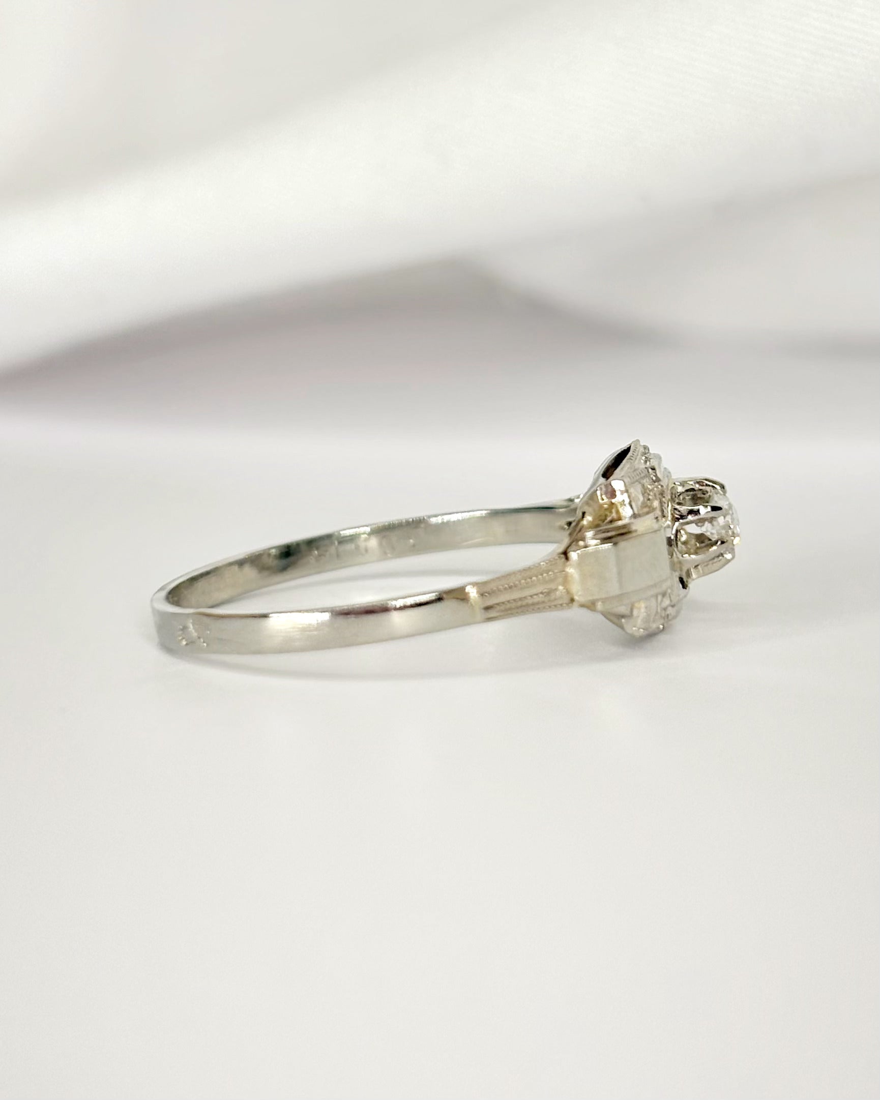 Art Deco Diamond Ring "Jeanne"