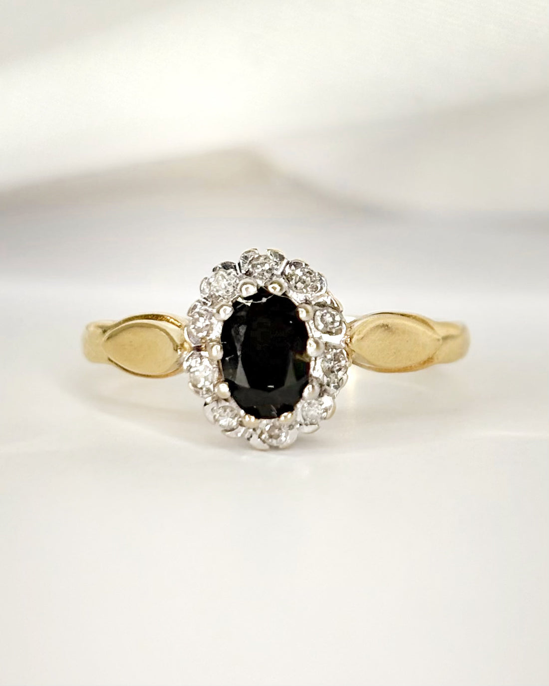 Bague Marguerite Saphir 0.70 carat &amp; Diamants "Chloé"