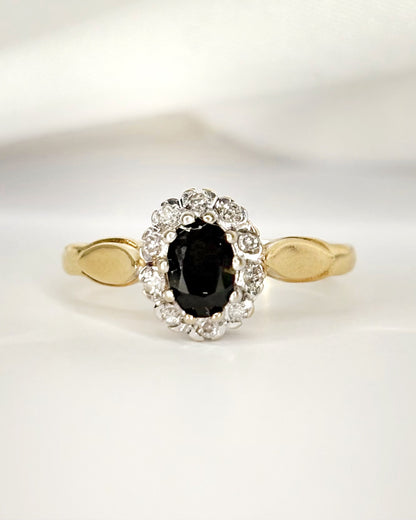 Marguerite Ring Sapphire 0.70 Carat &amp; Diamonds "Chloé"