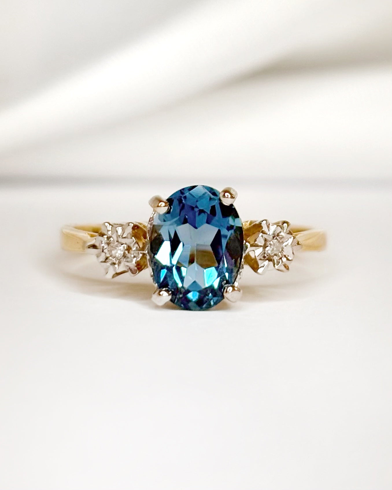 Bague Trilogie Topaze 1.46 carat &amp; Diamants "Odette"