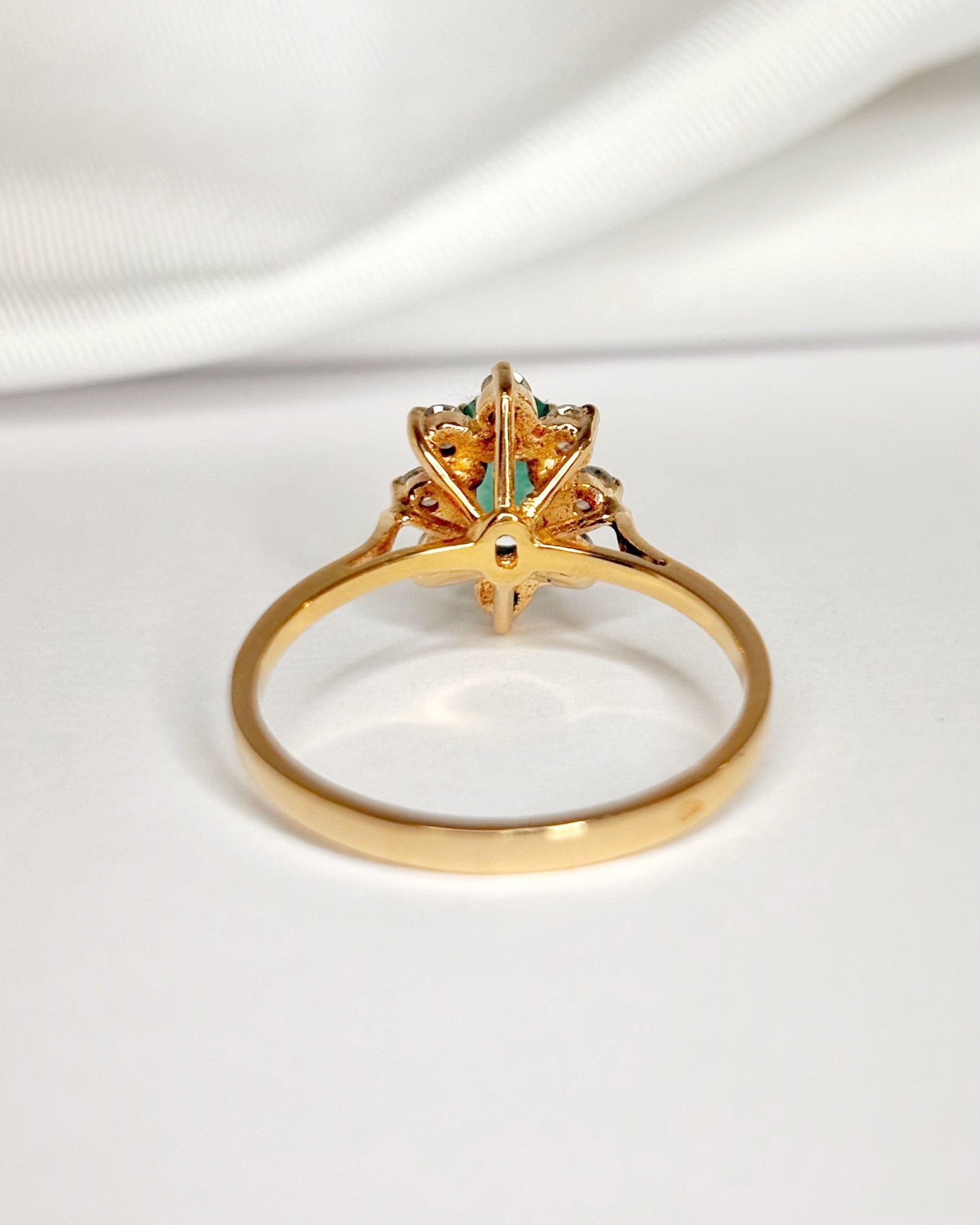 Bague Marguerite Émeraude &amp; Diamants "Carla"