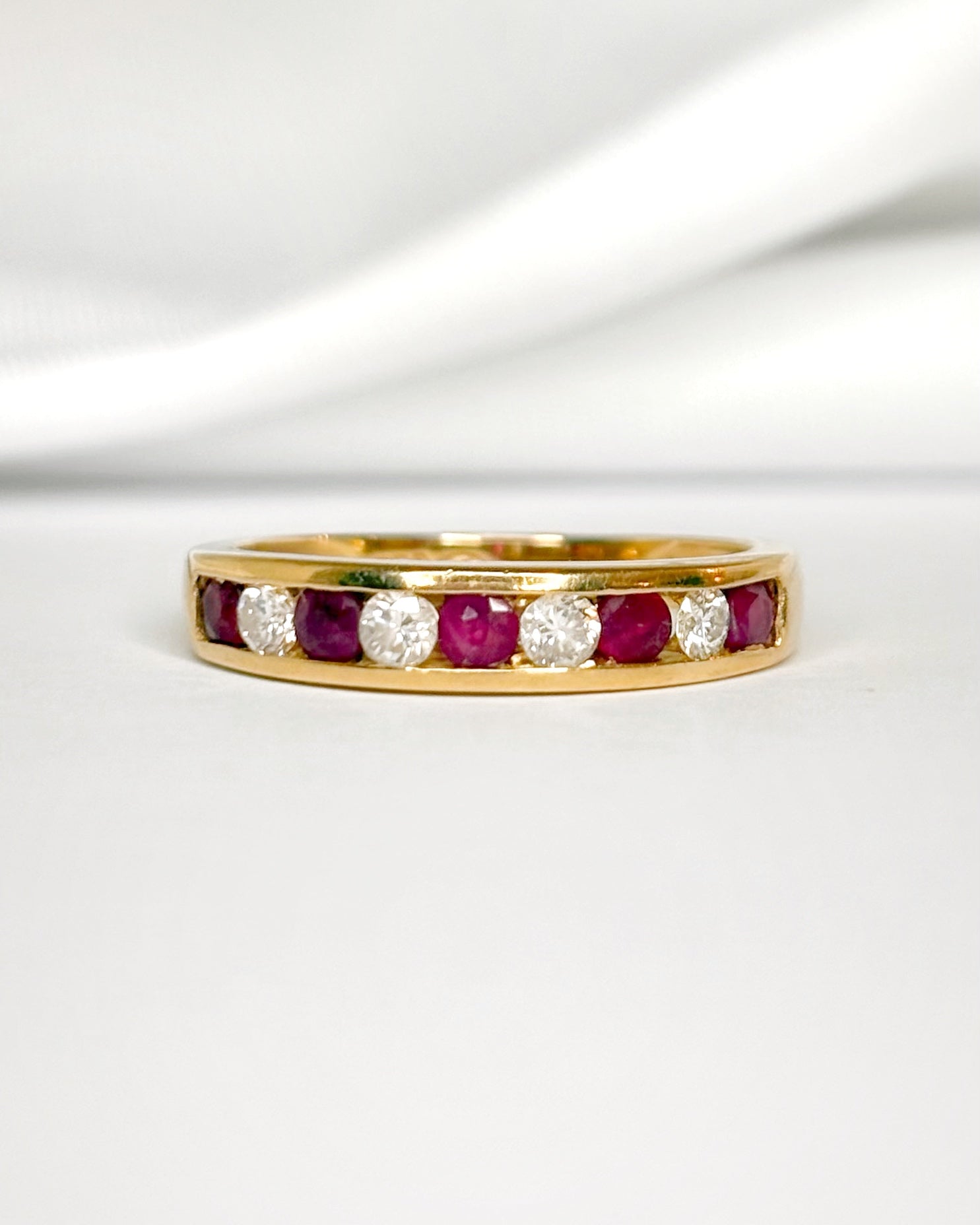 Demi-Alliance Rubis &amp; Diamants "Lara"