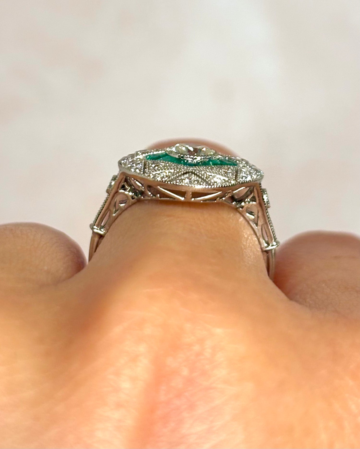 Bague Style Art-Déco Émeraudes &amp; Diamants 0.63 carat "Cécilia"