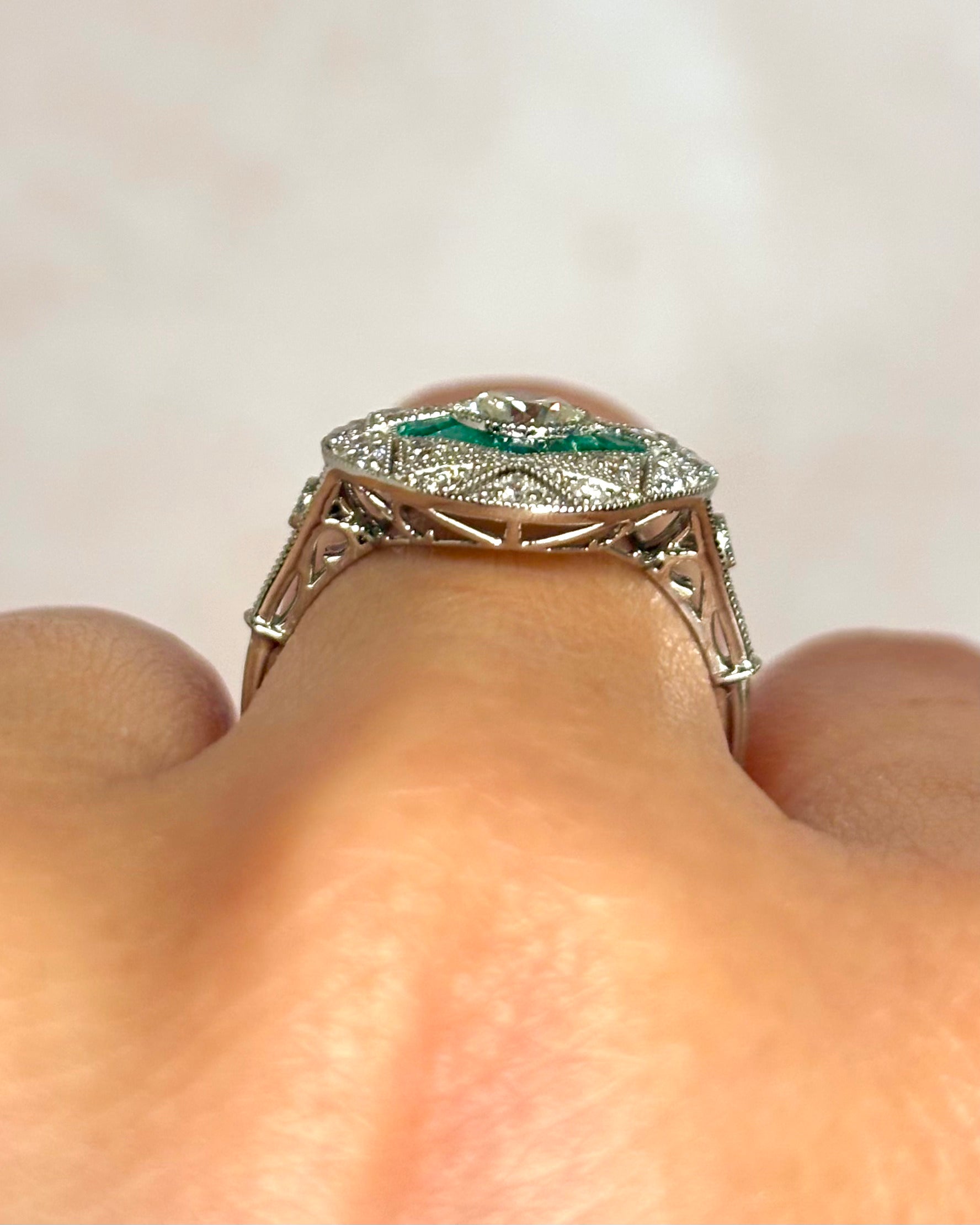 Bague Style Art-Déco Émeraudes &amp; Diamants 0.63 carat "Cécilia"