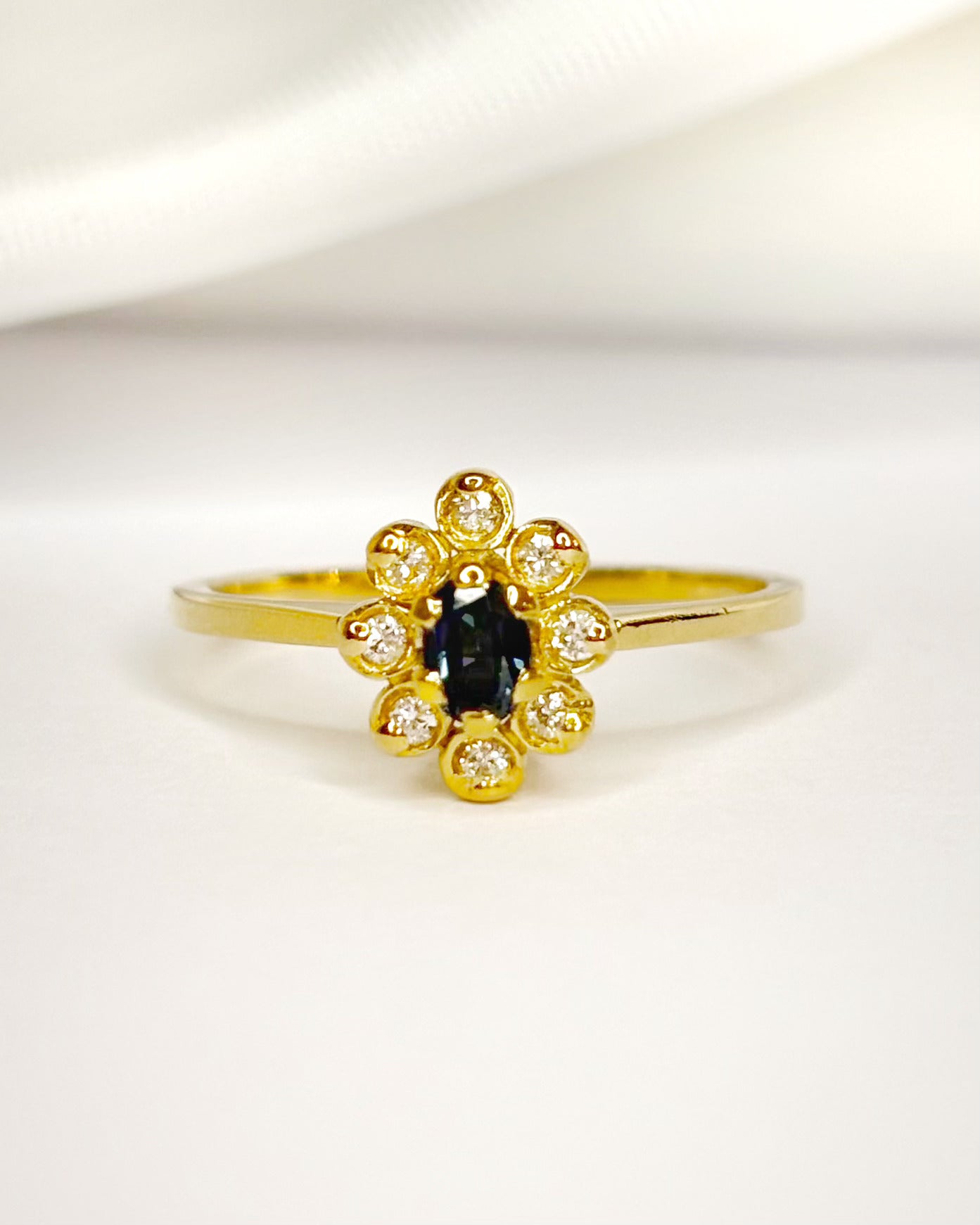 Bague Marguerite Saphir 0.24 carat &amp; Diamants "Solène"