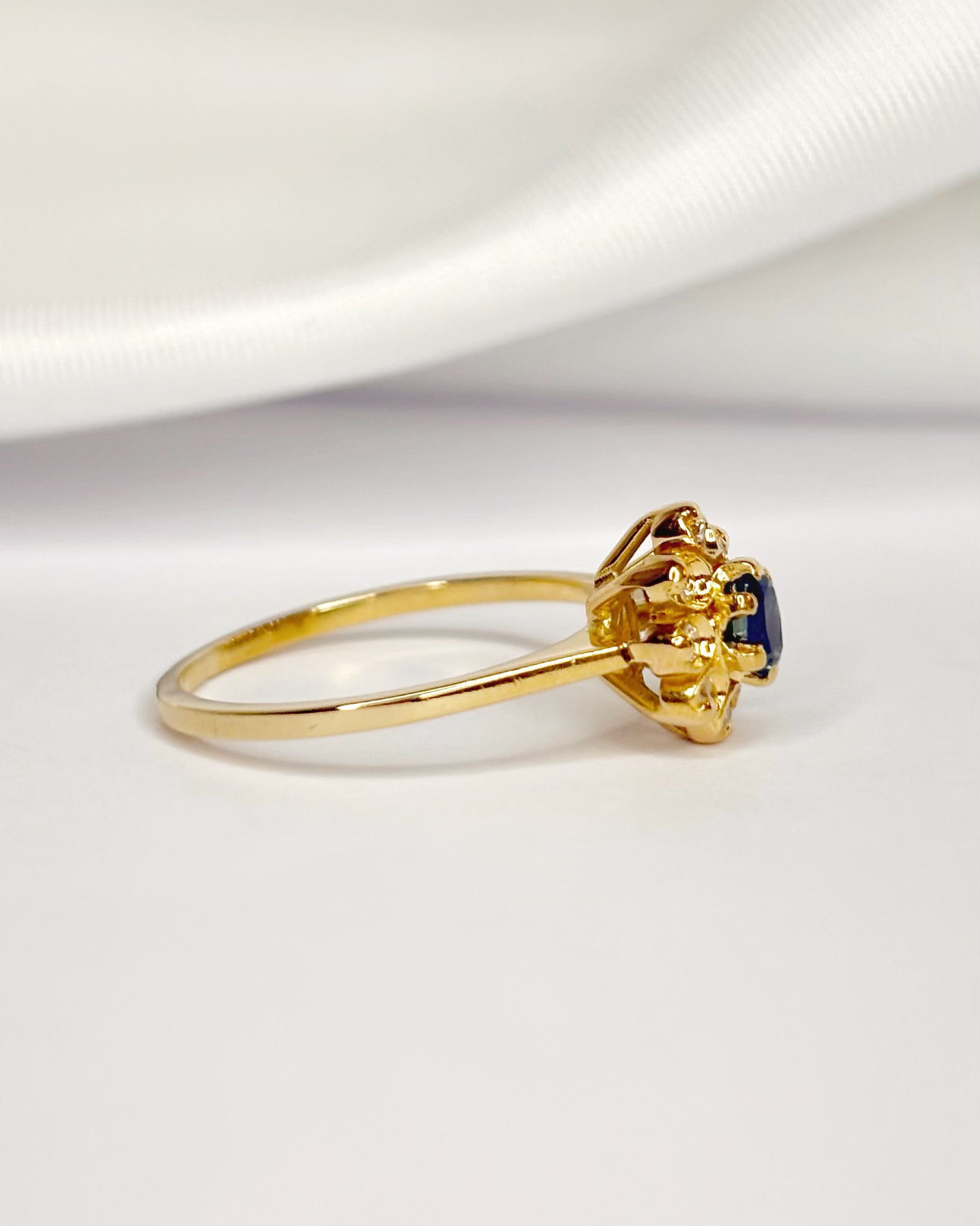 Bague Marguerite Saphir 0.24 carat &amp; Diamants "Solène"