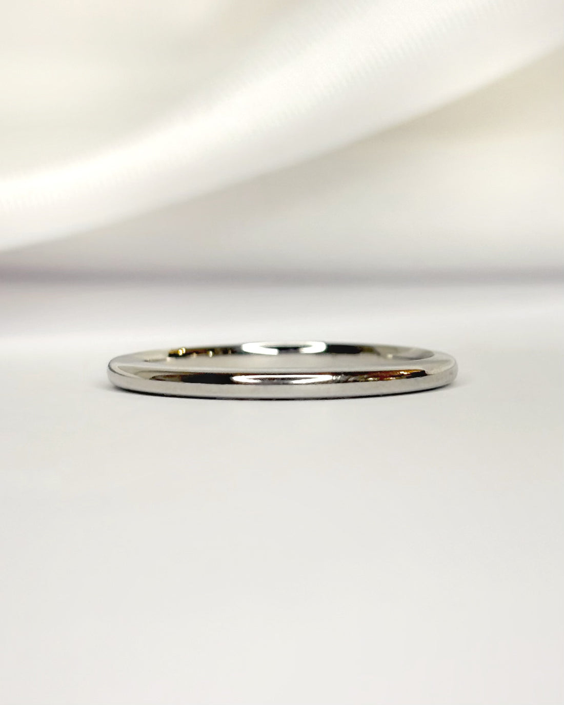 Alliance Or Gris 18 carats 1.6mm "Molly"