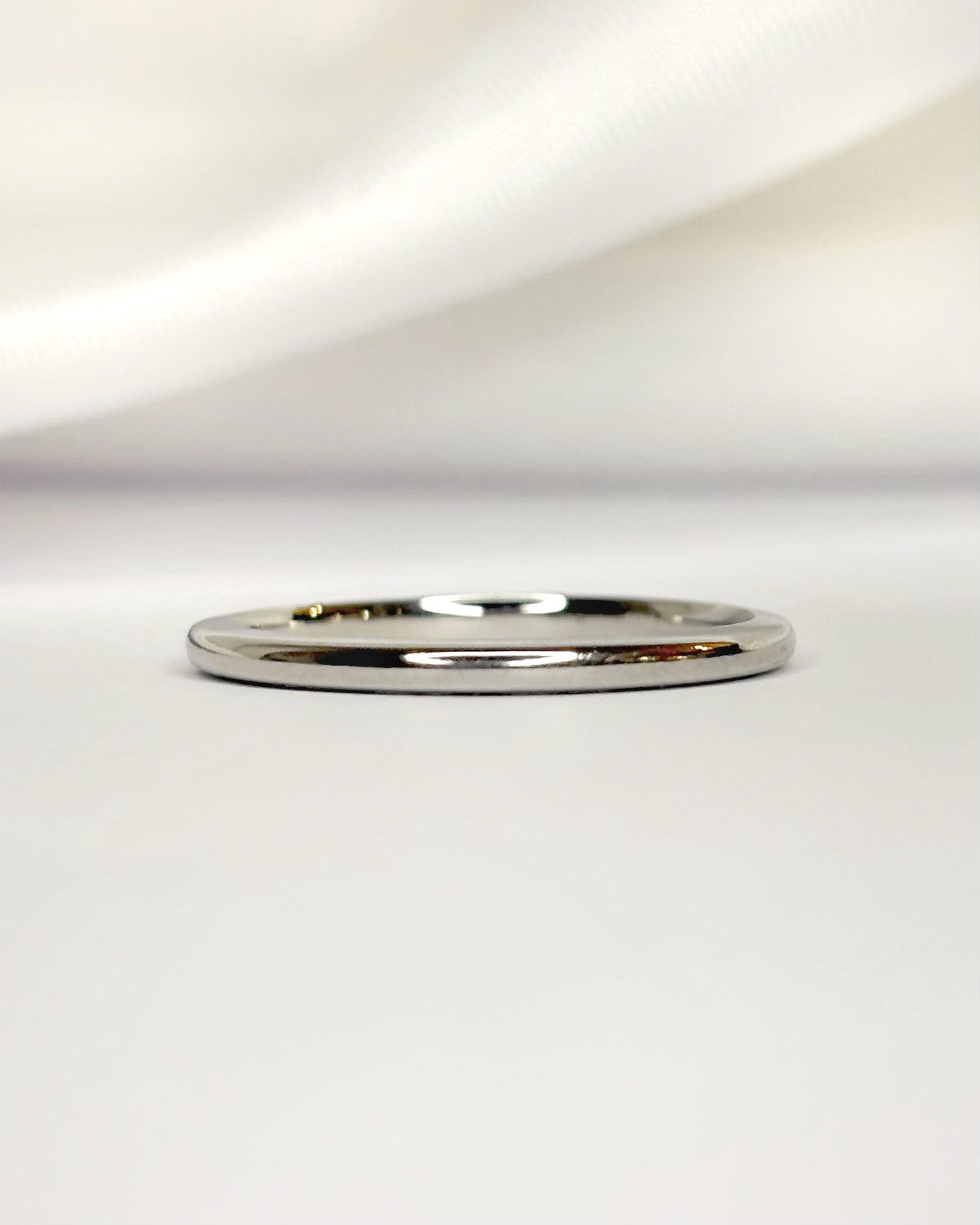 Alliance Or Gris 18 carats 1.6mm "Molly"