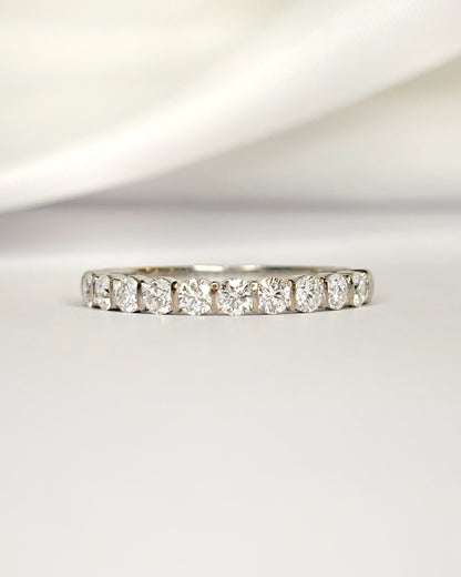 Media alianza con diamantes 0,50 quilates 2,5 mm "Elina"