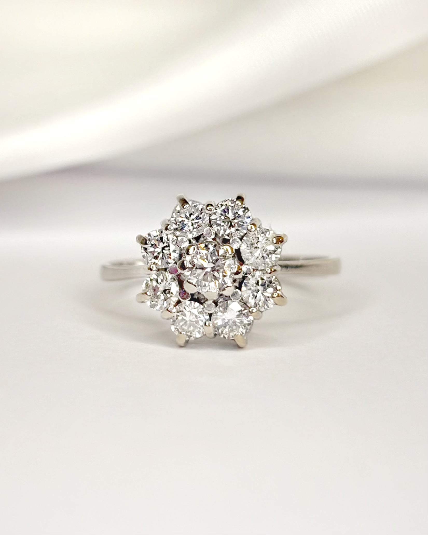 Bague Marguerite Diamants 0.89 carat "Cécile"