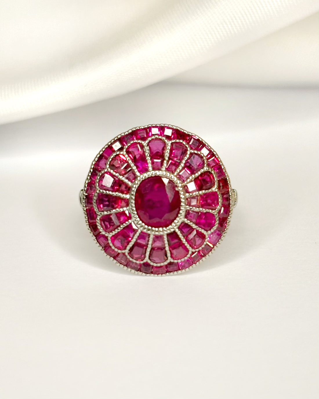 Bague Style Art-Déco Rubis 3.66 carats &amp; Diamants "Liya"