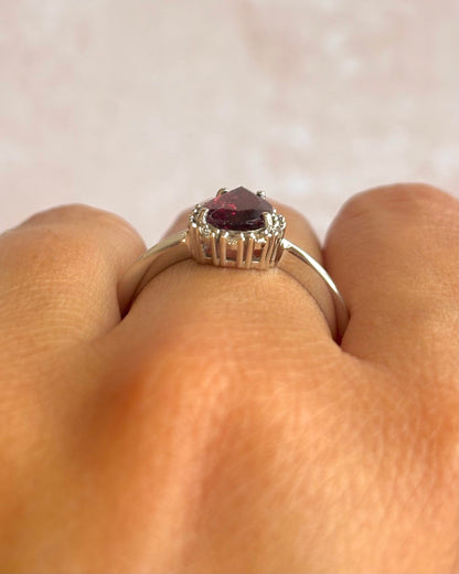 Anillo Marguerite con Turmalina Rosa de 1.20 quilates y Diamantes "Zina"