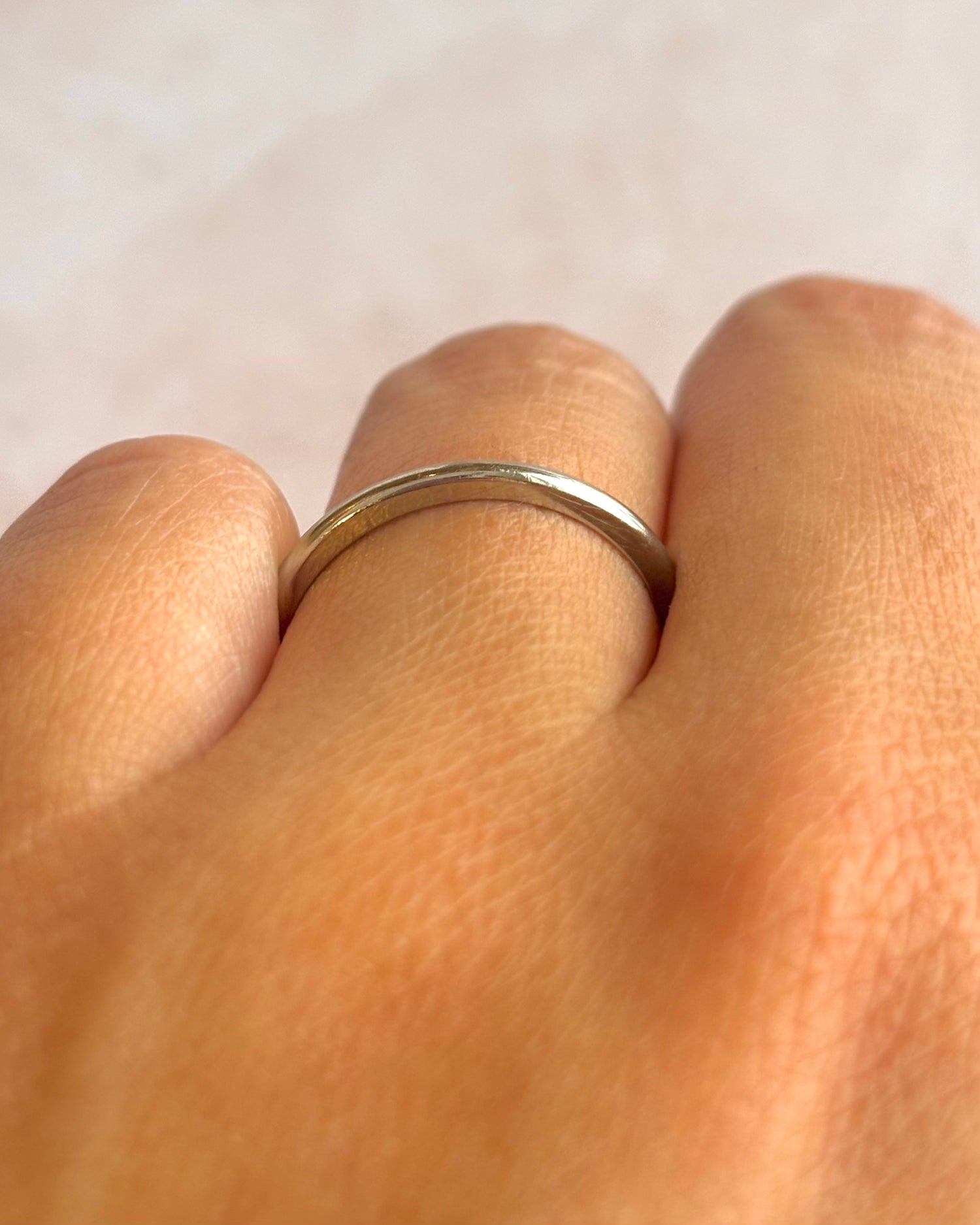 Alliance Or Gris 18 carats 1.6mm "Molly"