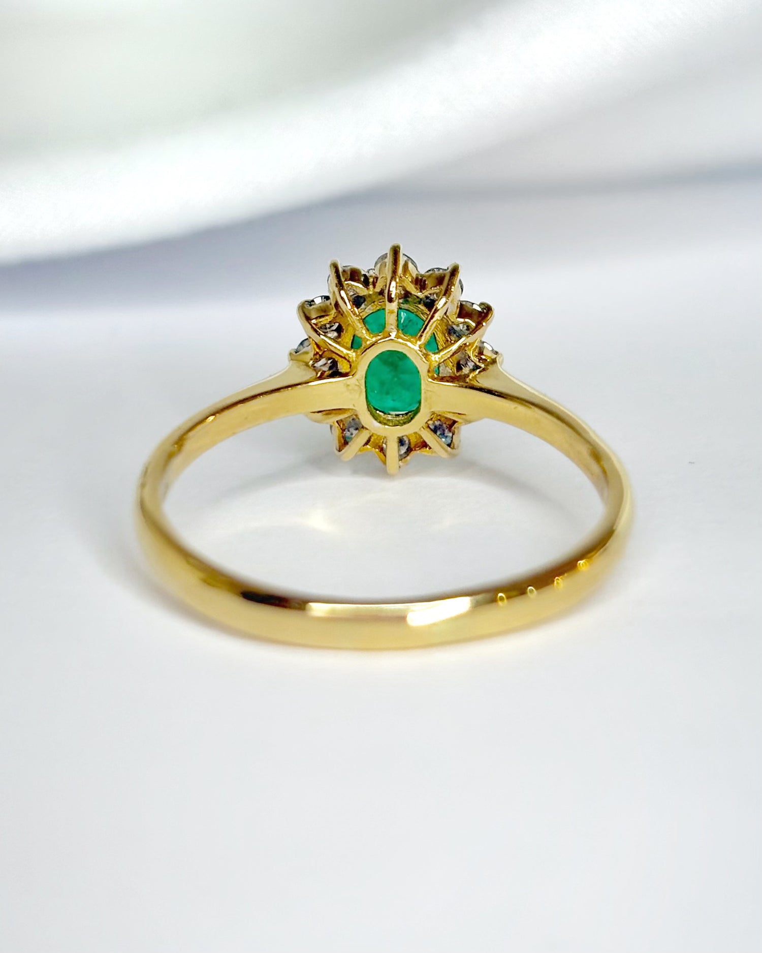 Bague Marguerite Émeraude 0.84 carat &amp; Diamants 0.36 carat "Cirine"