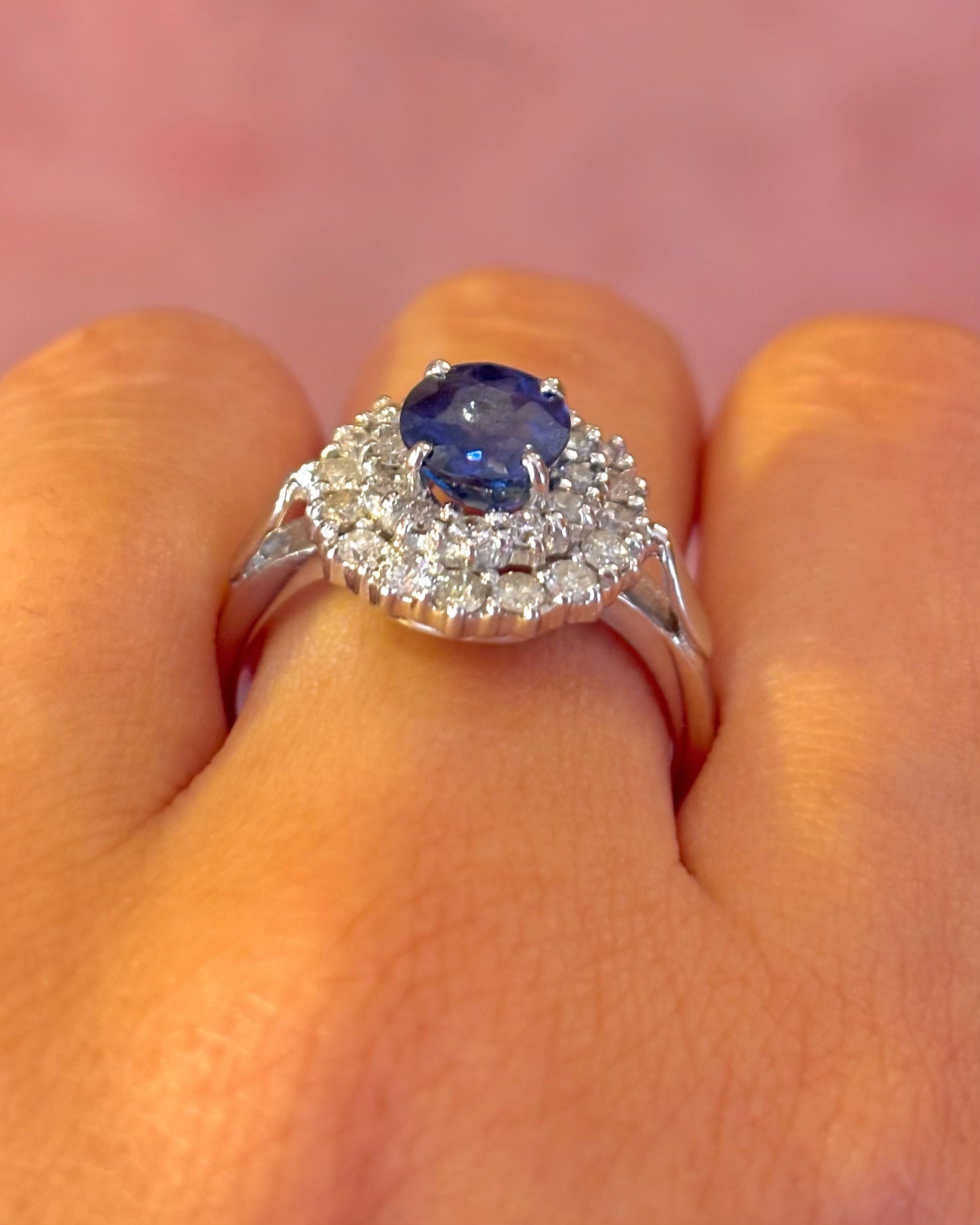 Bague Marguerite Saphir Ceylan 2.13 carats &amp; Diamants 0.86 carat "Joaquin"