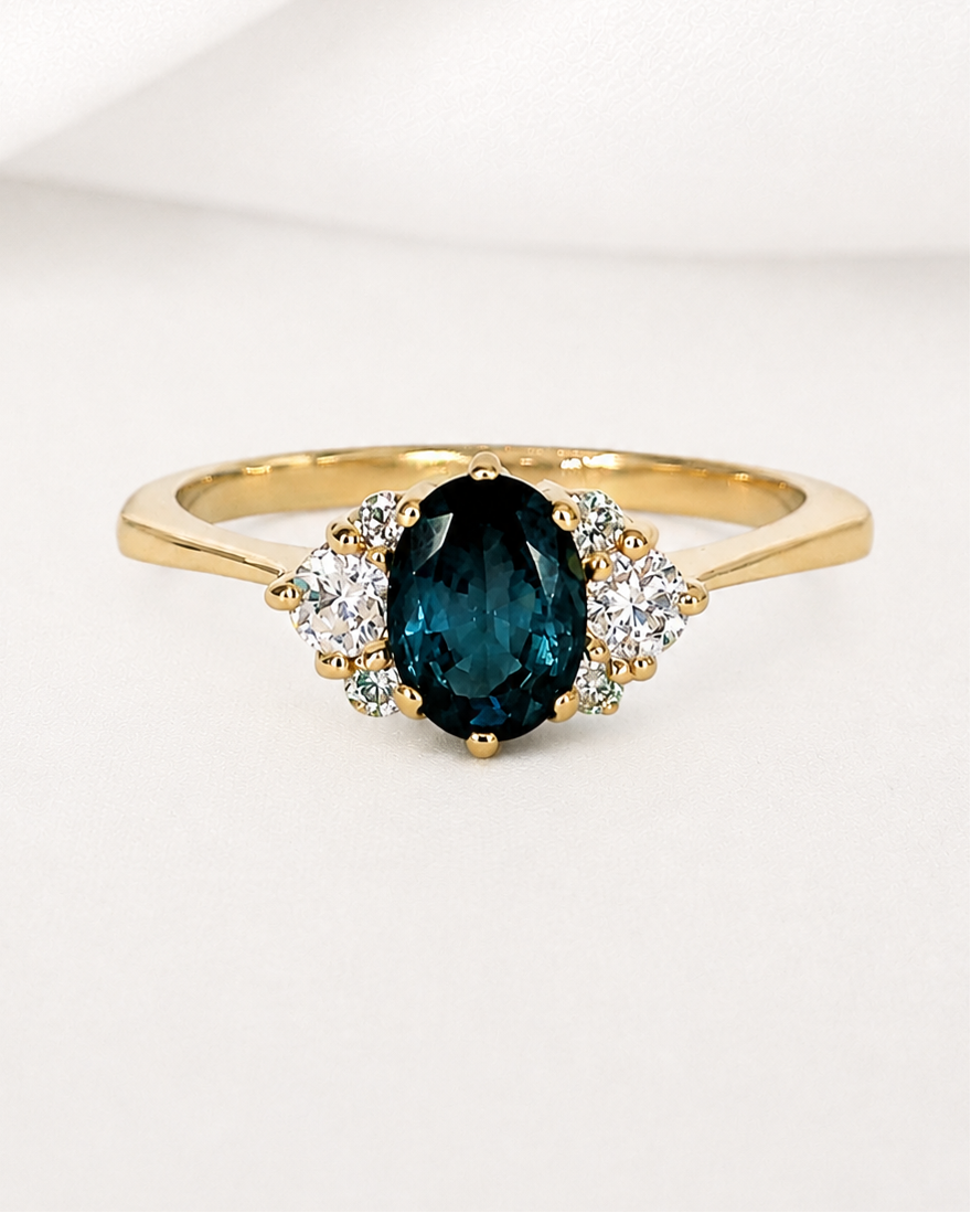 Bague Trilogie Saphir 0.95 carat &amp; Diamants 0.20 carat "Sabine"