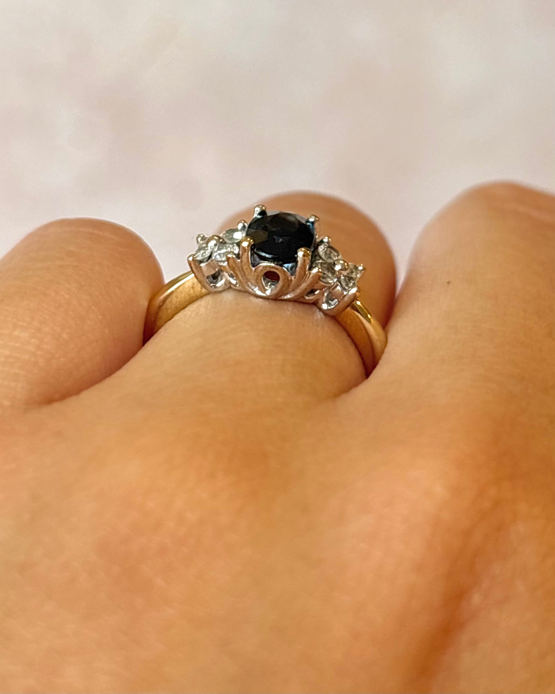 Bague Trilogie Saphir 0.85 carat &amp; Diamants "Rania"