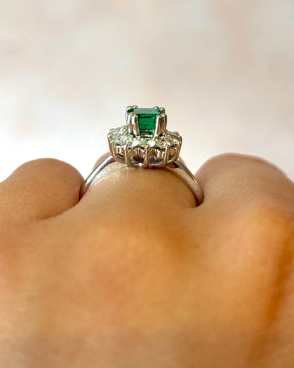 Bague Marguerite Émeraude 0.50 carat &amp; Diamants 0.30 carat "Clarisse"