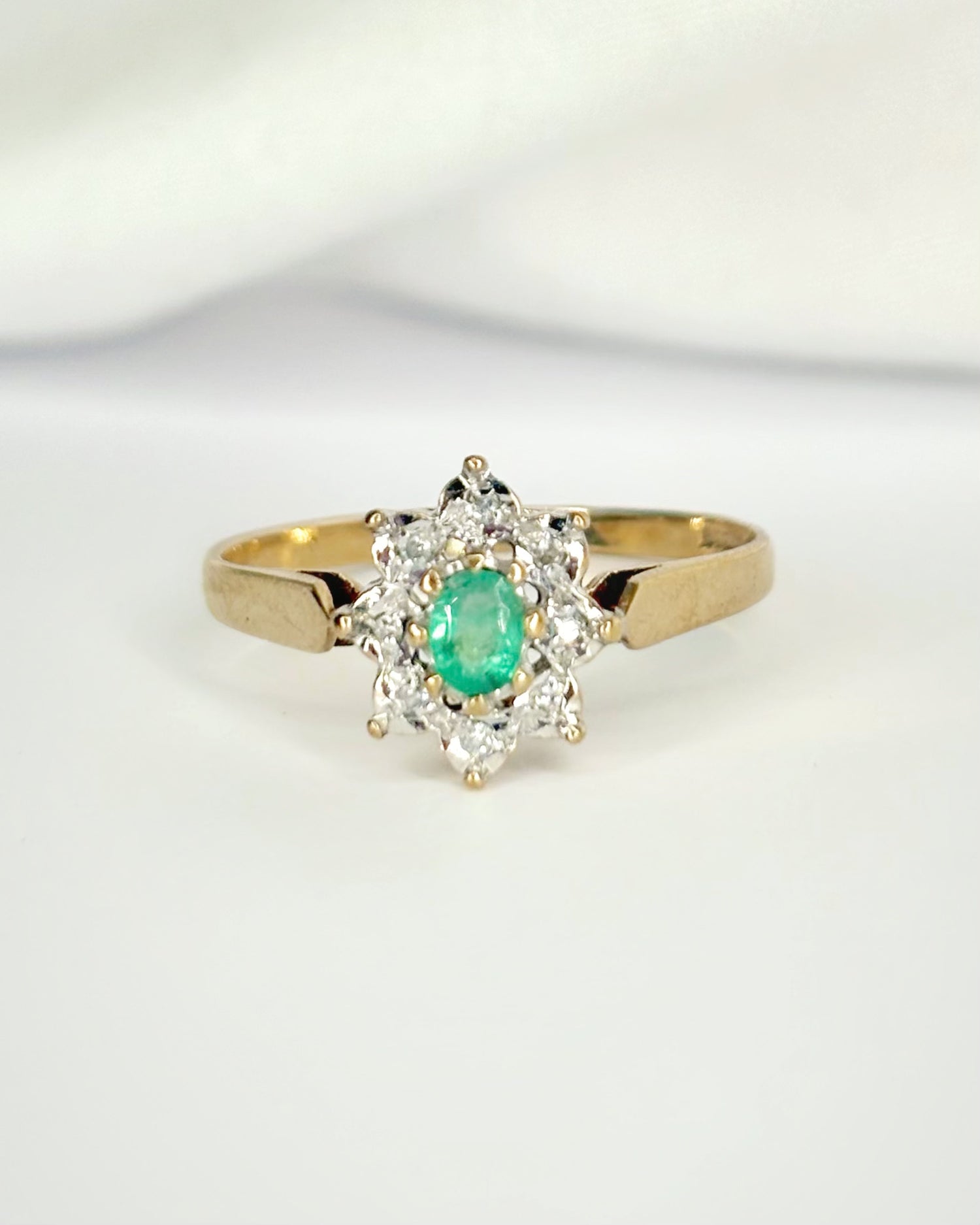 Anillo Margarita de Esmeralda y Diamantes «Pénélope»