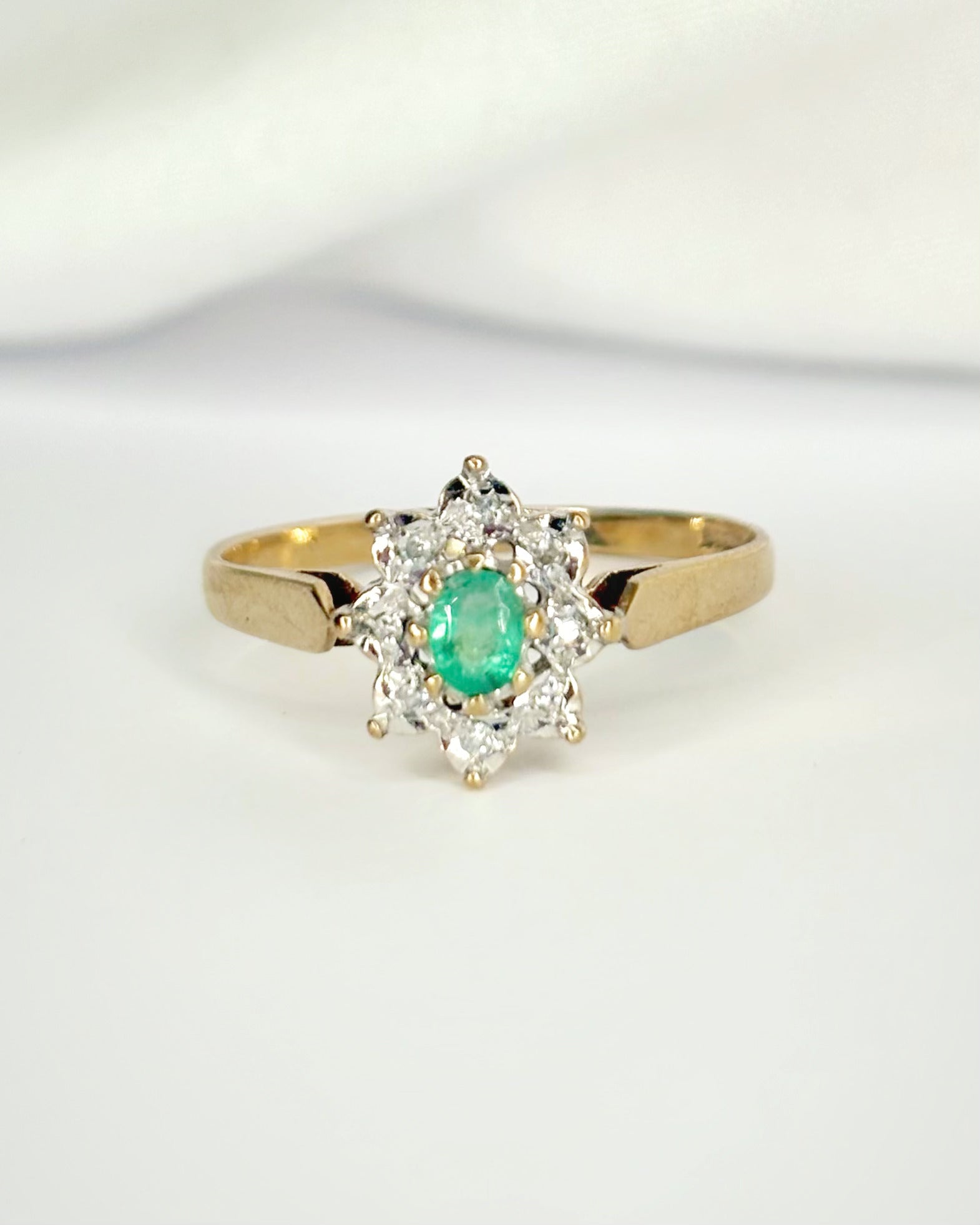 Anillo Margarita de Esmeralda y Diamantes «Pénélope»