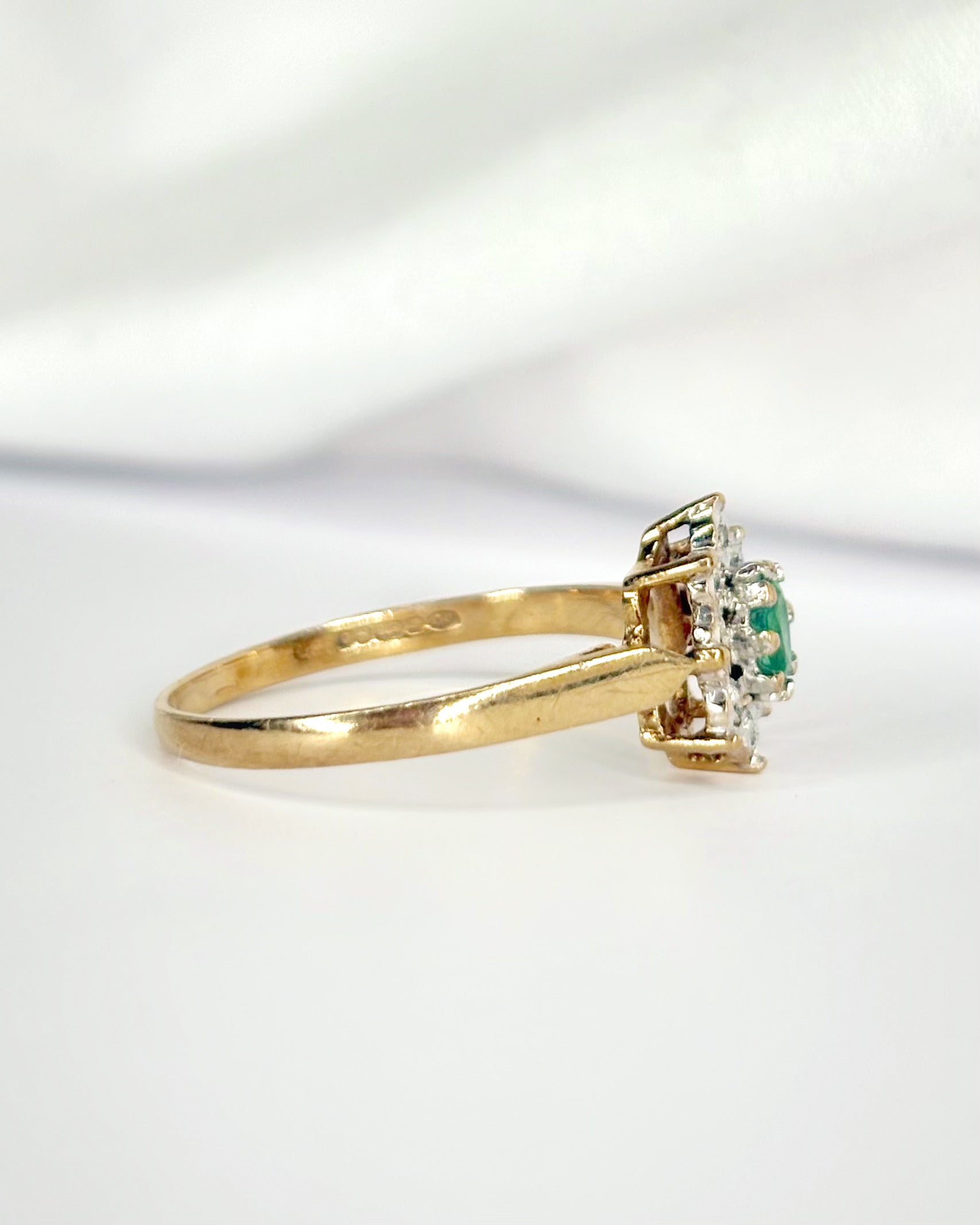 Anillo Margarita de Esmeralda y Diamantes «Pénélope»