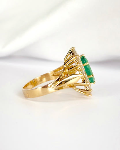 Bague Marguerite Émeraude 1.50 carat &amp; Diamants 0.90 carat "Minerve" - Elliade Paris