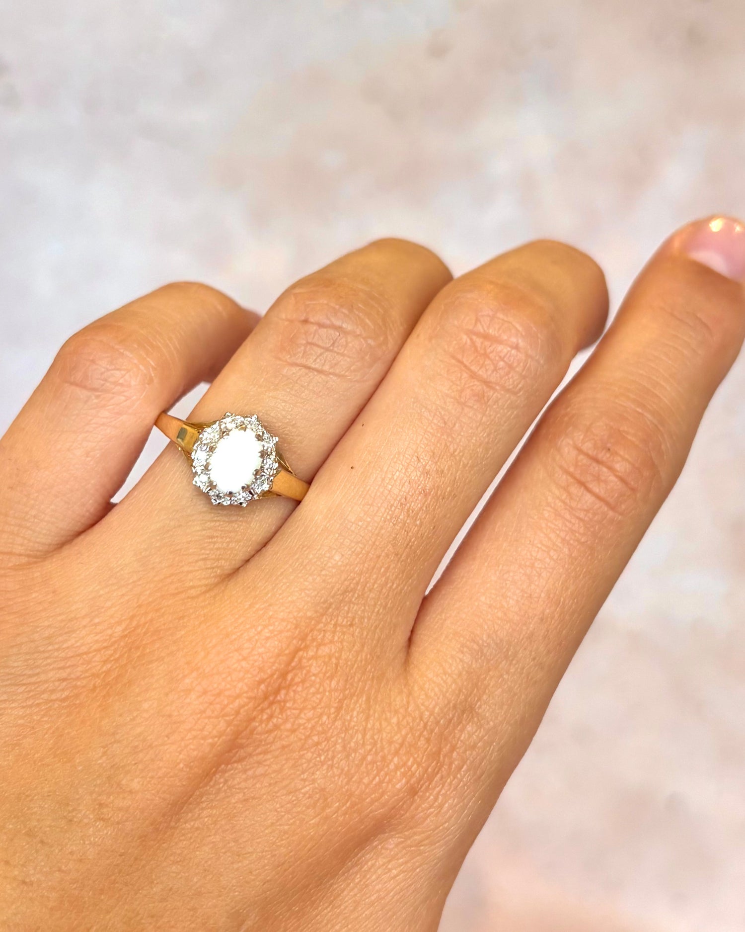 Anillo Margarita de Ópalo y Diamantes «Laura»