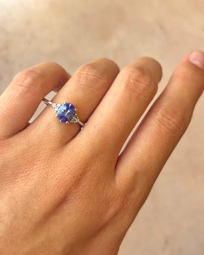 Bague Trilogie Tanzanite 1.20 carat &amp; Diamants "Carolina"