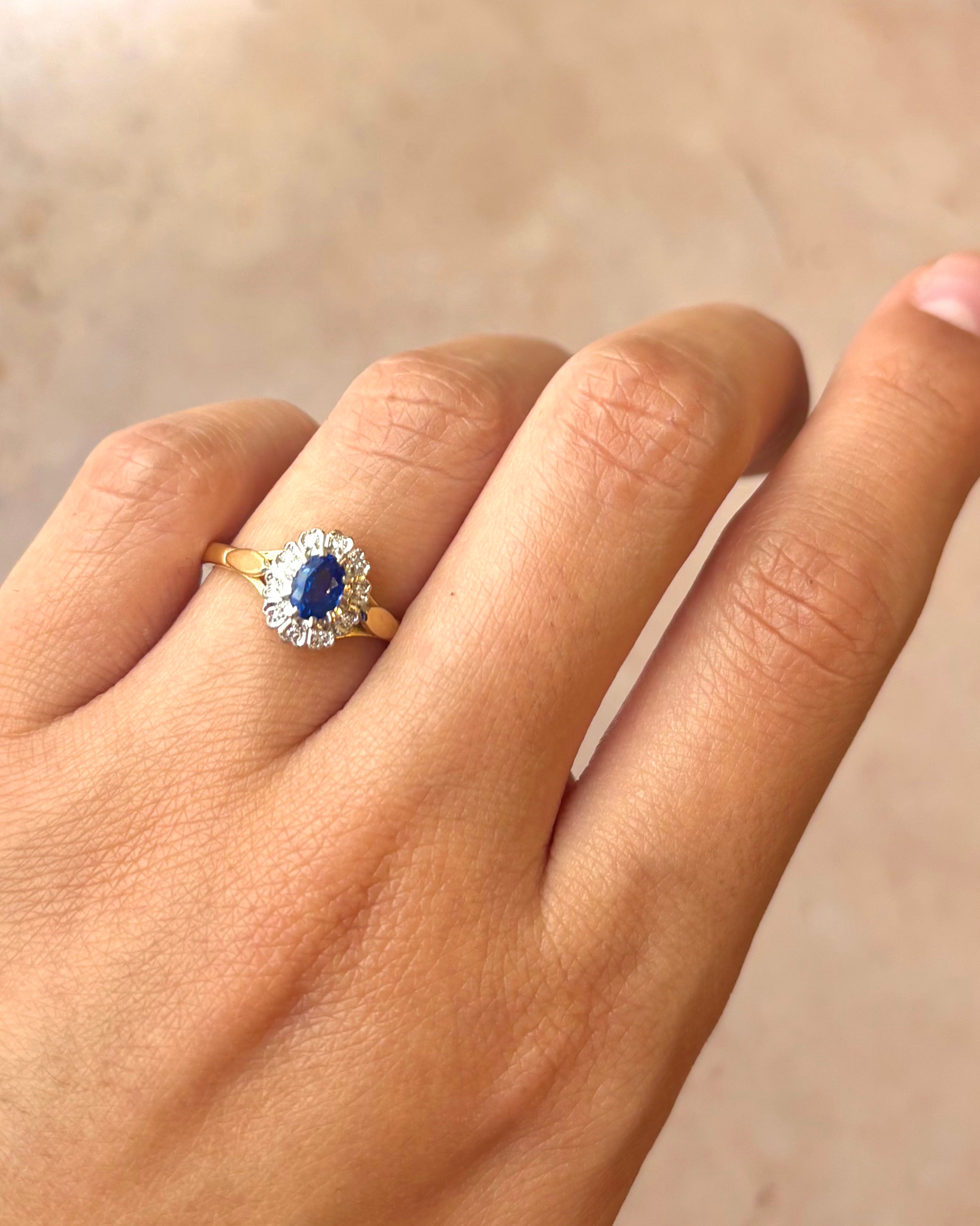 Anillo Margarita de zafiro de 0,50 quilates y diamantes «Valentine»