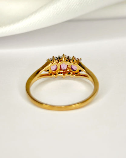 Bague Trilogie Saphirs Roses 0.74 carat &amp; Diamants "Meryl"