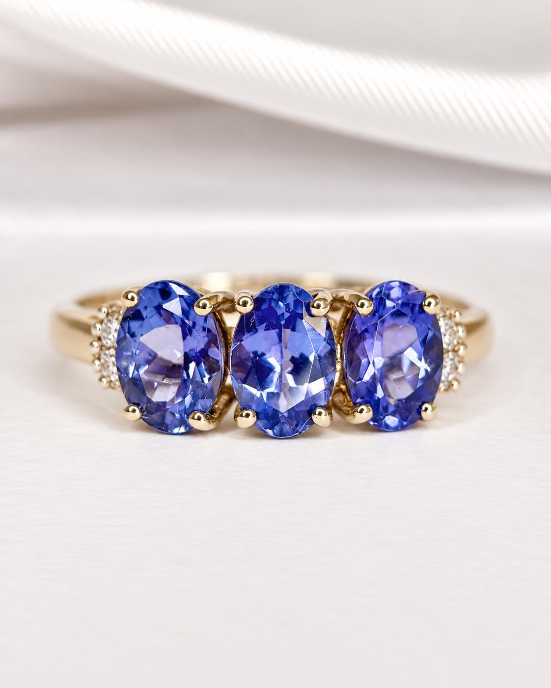 Bague Trilogie Tanzanite 2.10 carats &amp; Diamants "Anita"