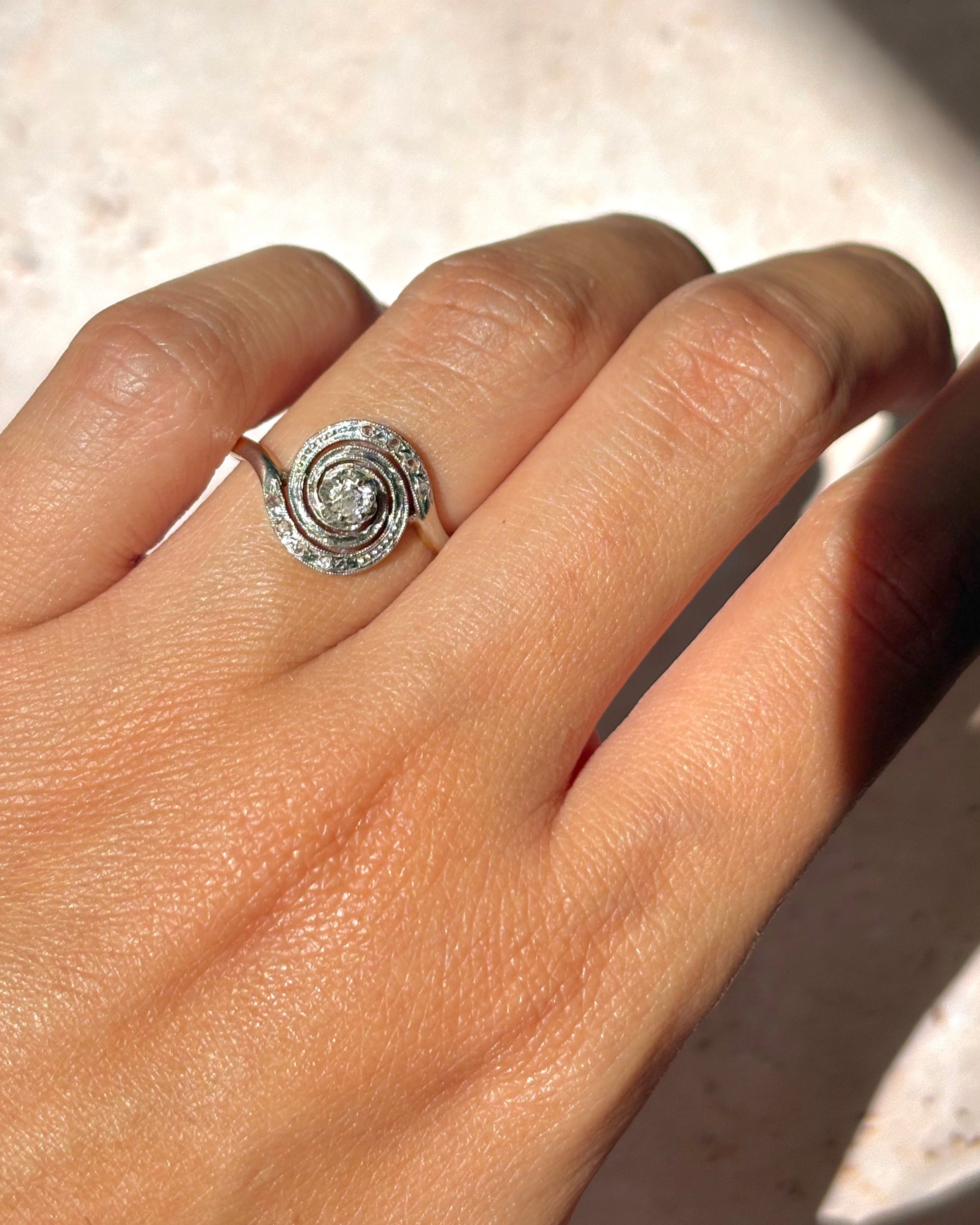 Bague Tourbillon Style Art Nouveau Diamants "Clémence"