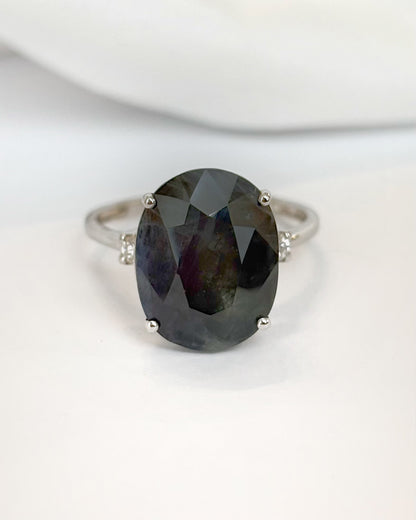 Anillo trilogía de zafiro de 10,40 quilates y diamantes «Mila»