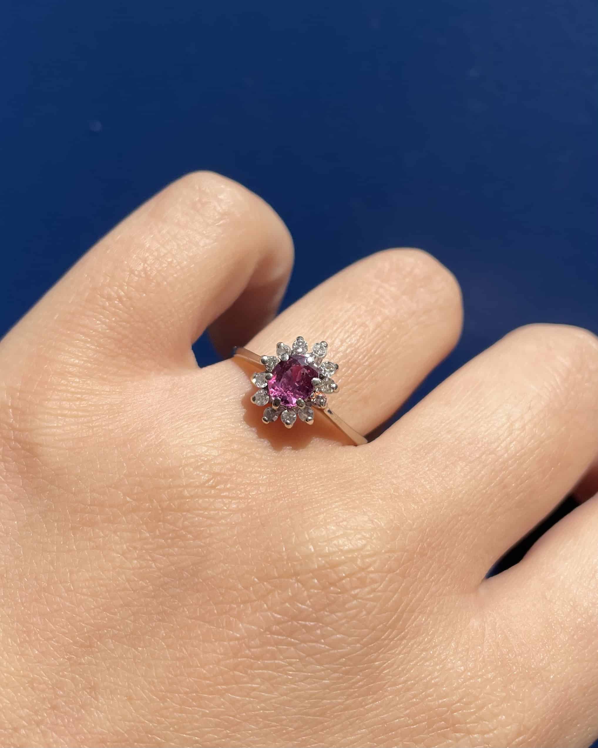 Bague Marguerite Rubis 0.90 carat &amp; Diamants "Jasmine"