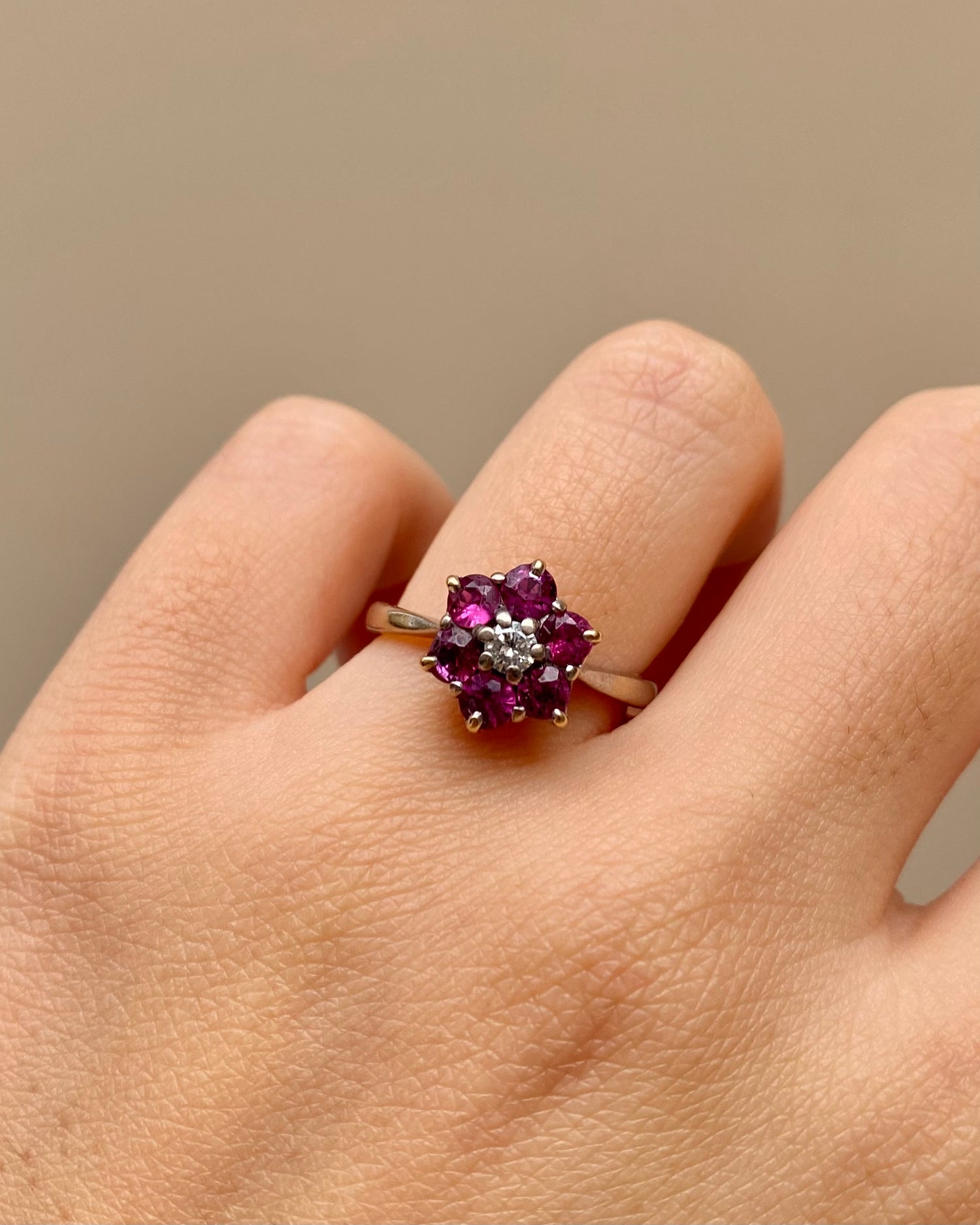 Bague Marguerite Rubis 1 carat &amp; 1 Diamant &quot;Ingrid&quot;