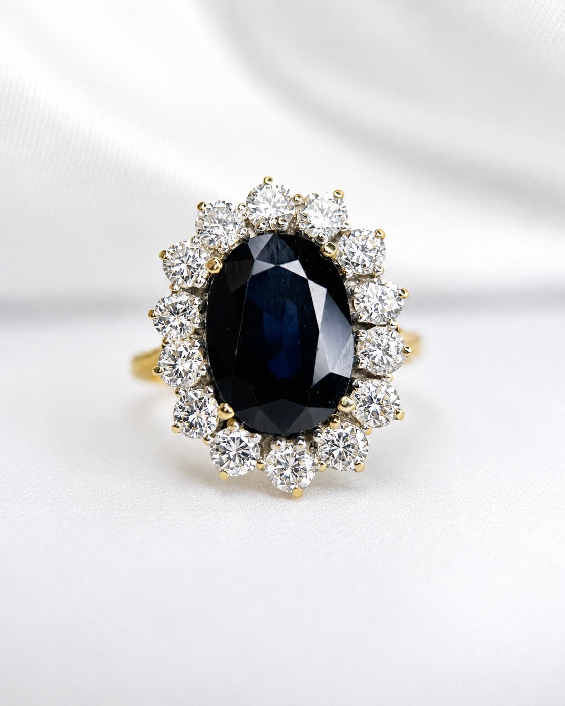 “Eleanore” Marguerite ring with a 5.60-carat sapphire and 1.12 carats of diamonds, 7.06 g