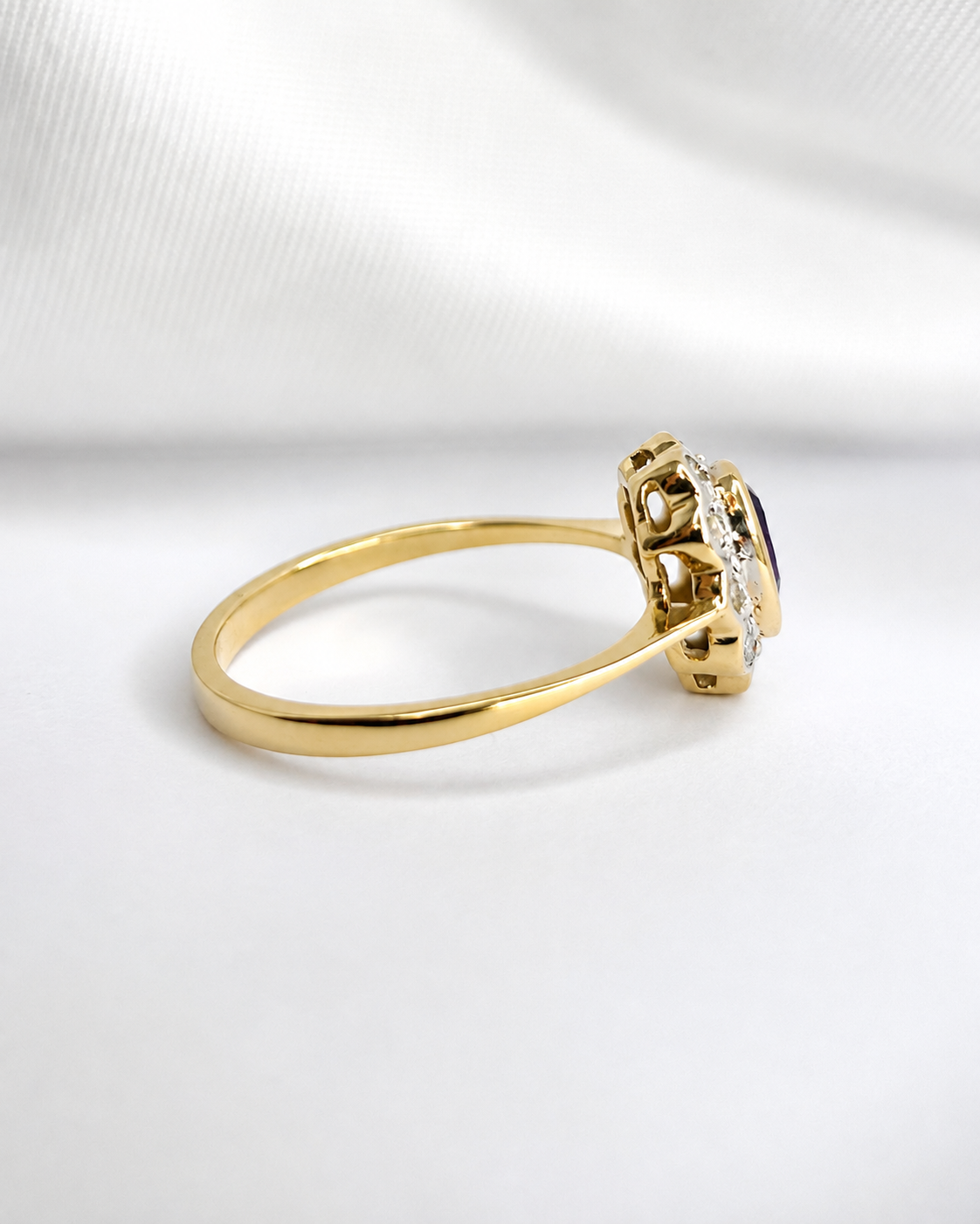 “Tara” 0.70-carat Sapphire &amp; Diamond Daisy Ring
