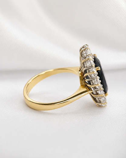 “Eleanore” Marguerite ring with a 5.60-carat sapphire and 1.12 carats of diamonds, 7.06 g