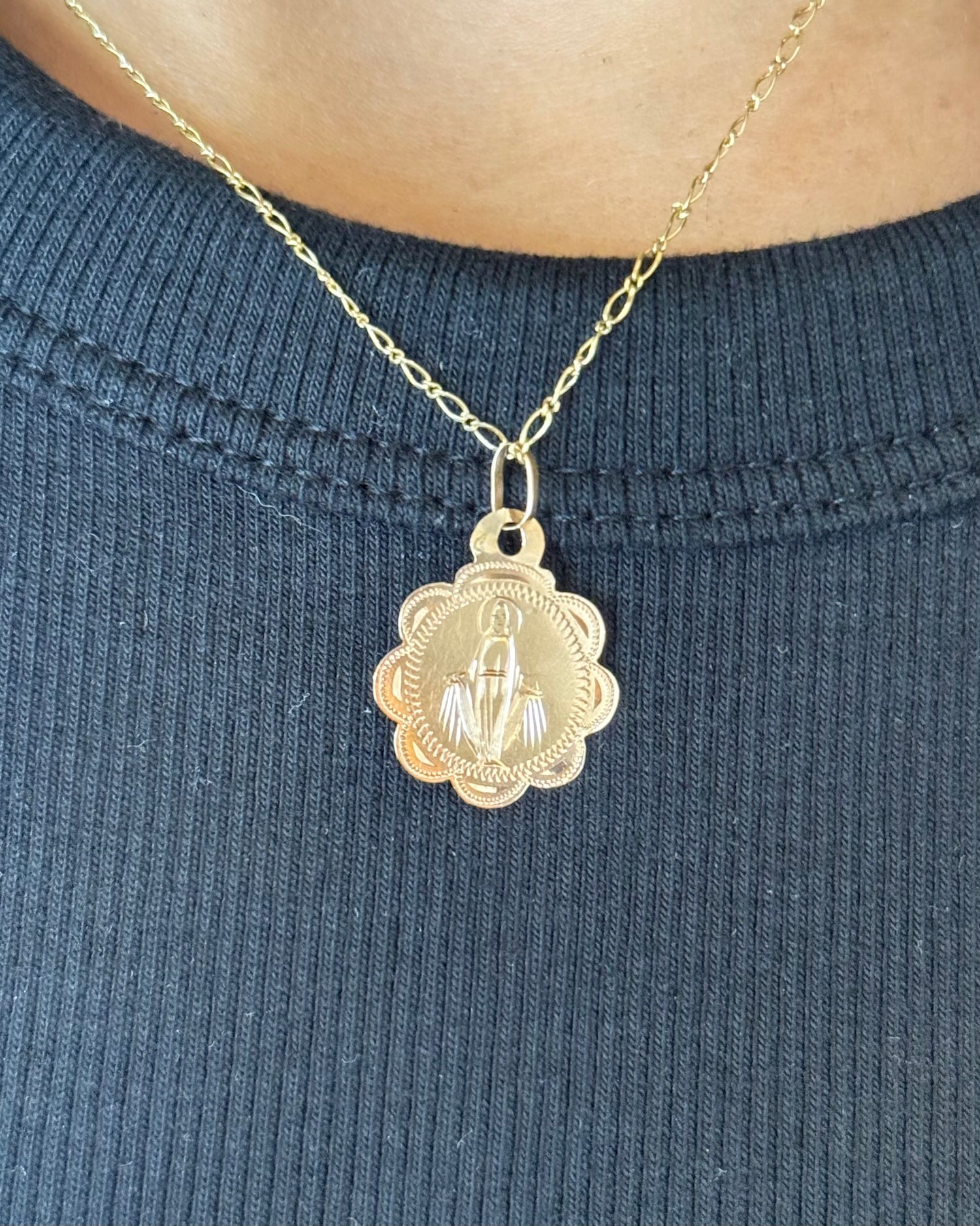 18-karat Rose Gold Virgin Mary Pendant “Anne”
