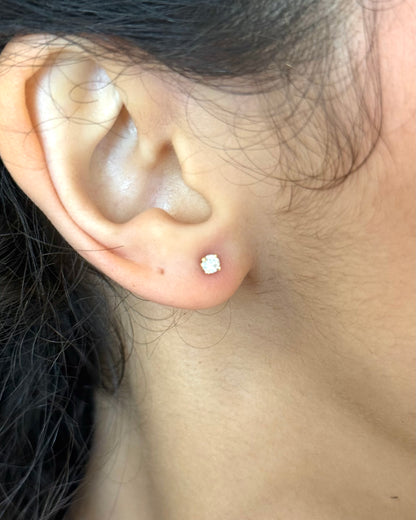 Diamond Single-Ear Stud "Colette"