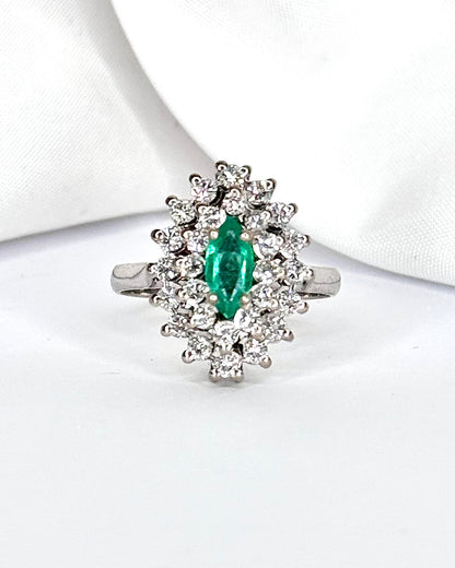 Bague Marguerite Émeraude 0.35 carat &amp; Diamants 0.72 carat "Laurie"