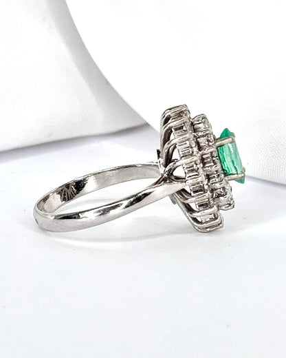 Bague Marguerite Émeraude 0.35 carat &amp; Diamants 0.72 carat "Laurie"