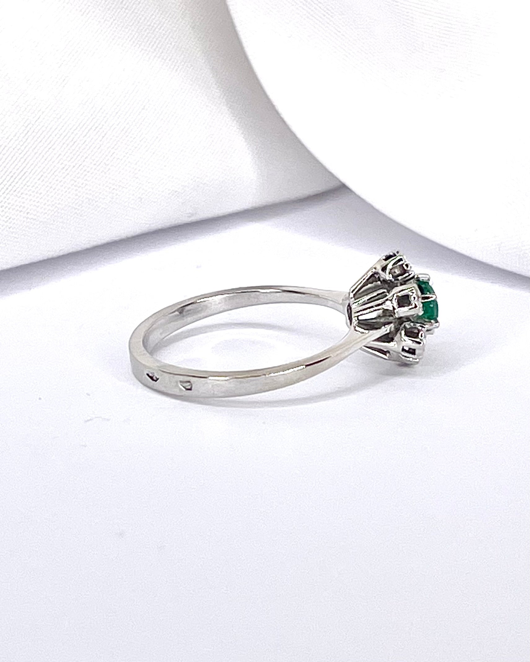 Emerald &amp; Diamond Daisy Ring "Esma"