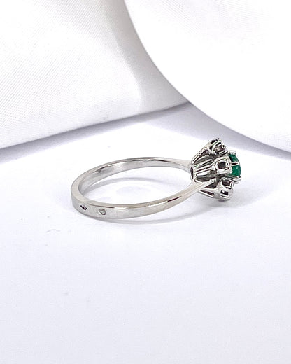 Emerald &amp; Diamond Daisy Ring "Esma"