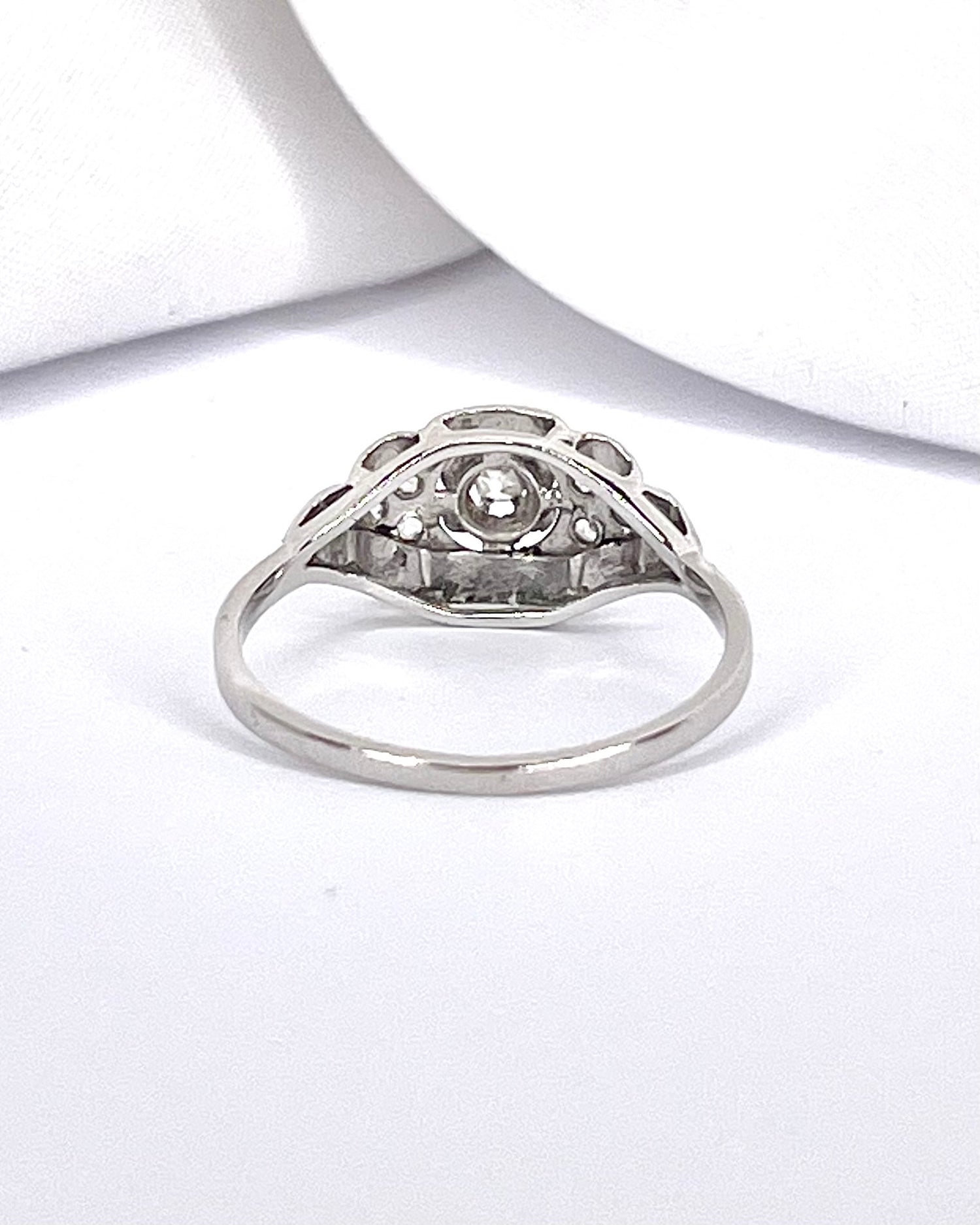 Anillo Art Déco con diamantes "Laurie"