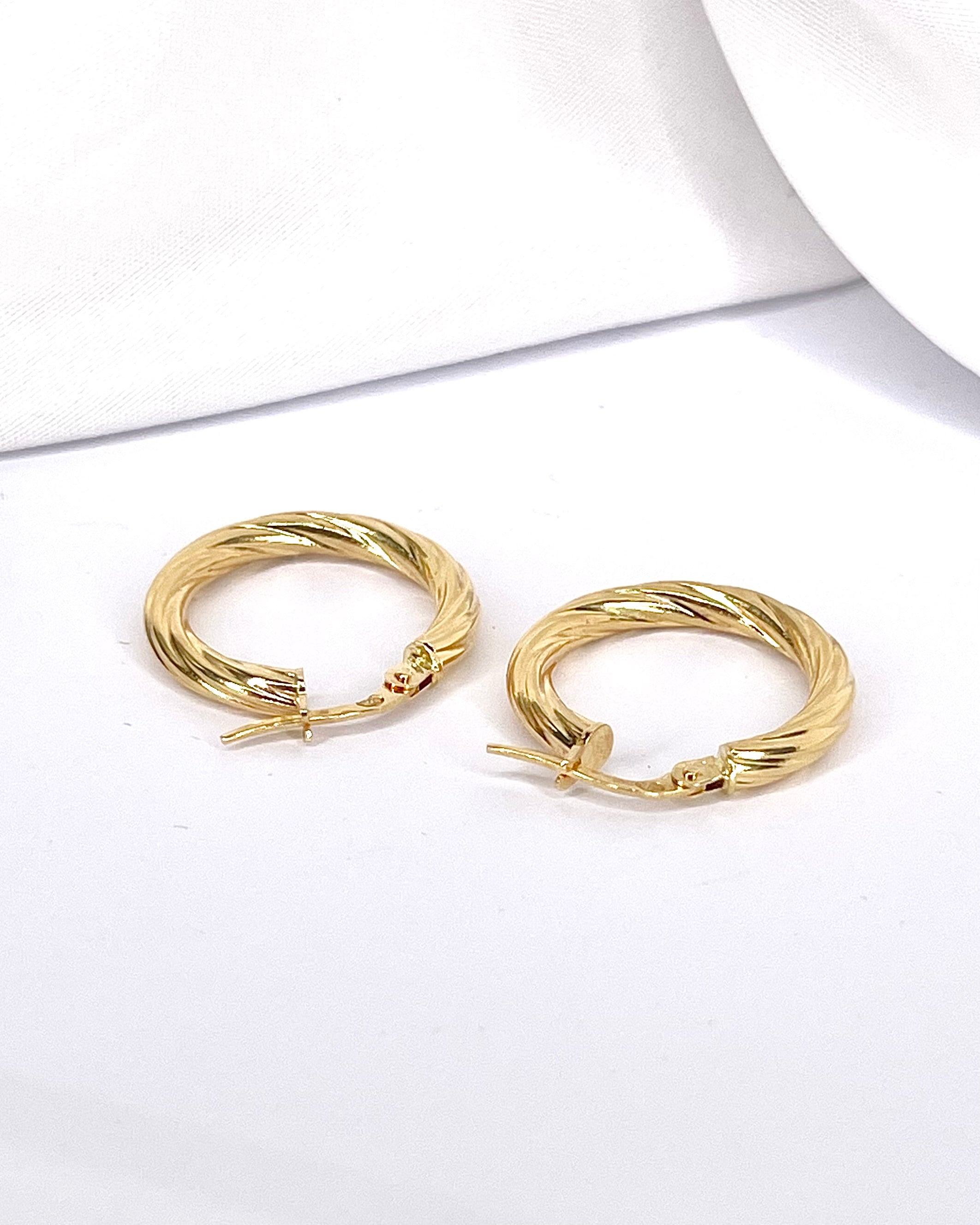 Créoles de oro amarillo de 18 quilates "Donna"